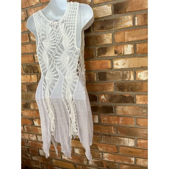 Vivid Importers of NY Women’s White Sleeveless Boho Crochet Swimsuit Coverup - Picture 6 of 7